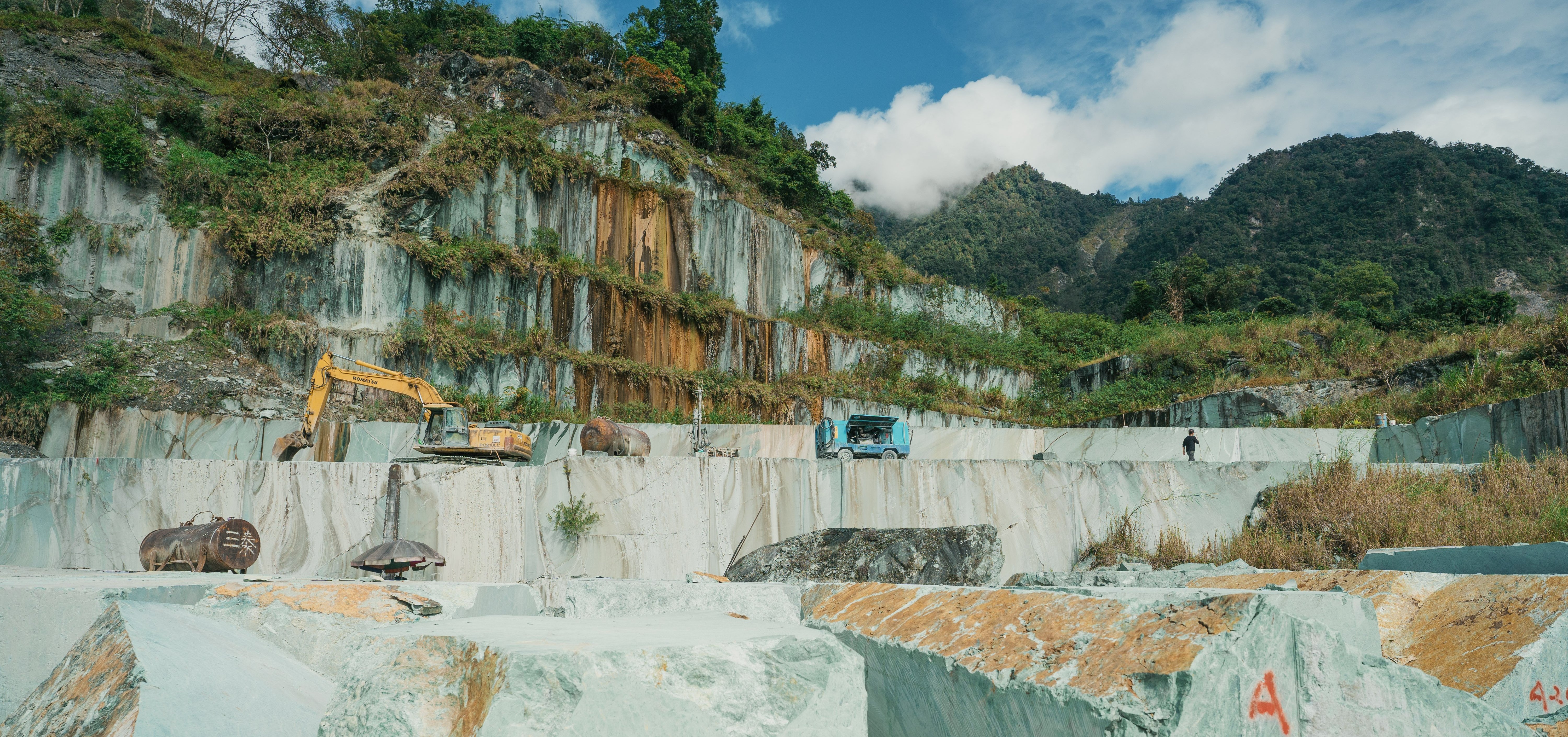 三泰礦業-蛇紋石建材、原石加工｜網頁設計、網站架設